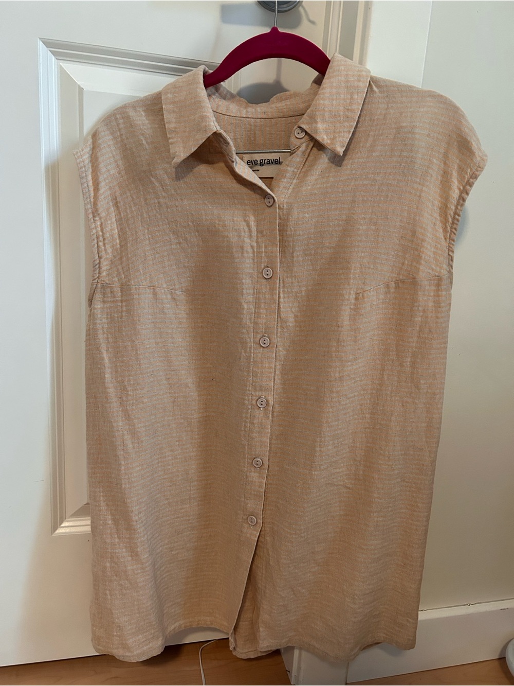 Eve Gravel Cameron Shirt: Sleeveless Linen Blend Button-Down - Picture 2 of 4